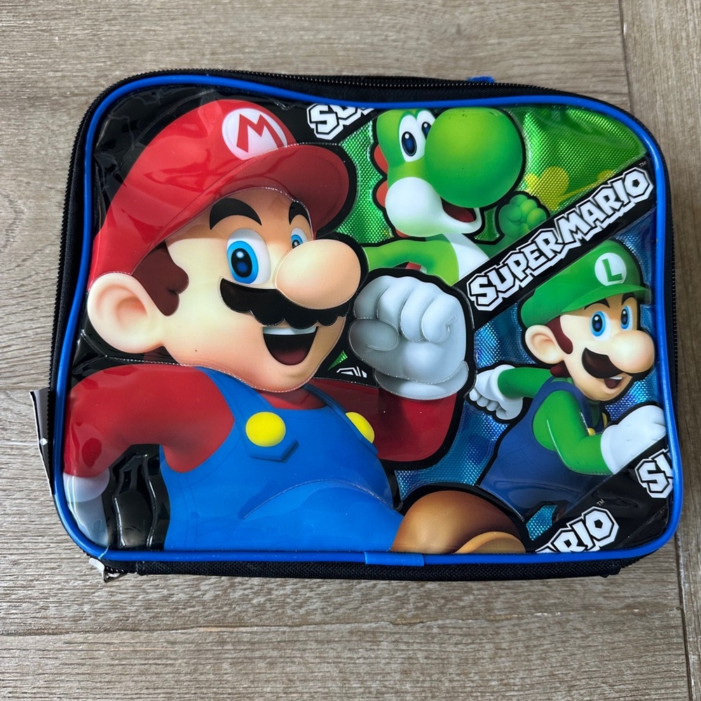 Super Mario lunch box insulated new